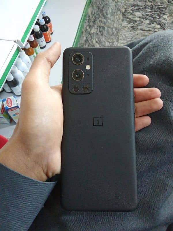 one plus 9 pro 8 256gb 10/9 condition camera ma dast ha baki all ohk 0