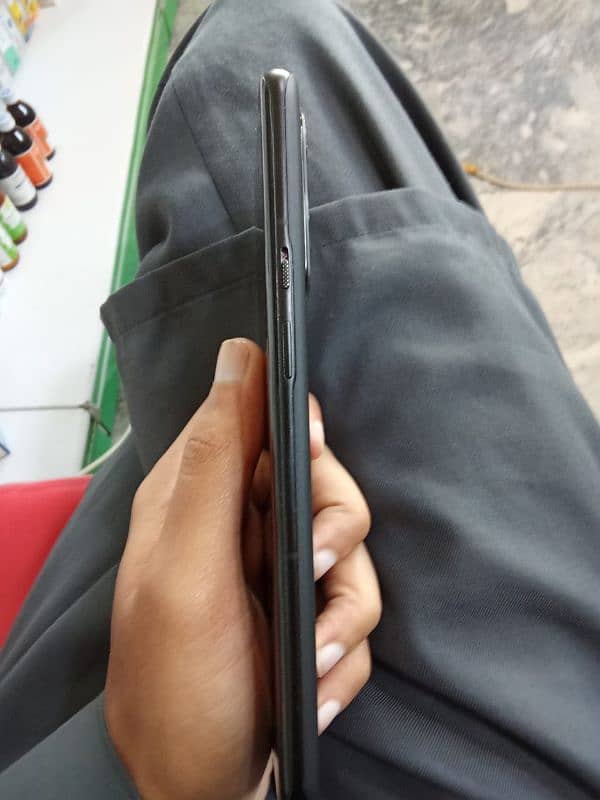 one plus 9 pro 8 256gb 10/9 condition camera ma dast ha baki all ohk 4