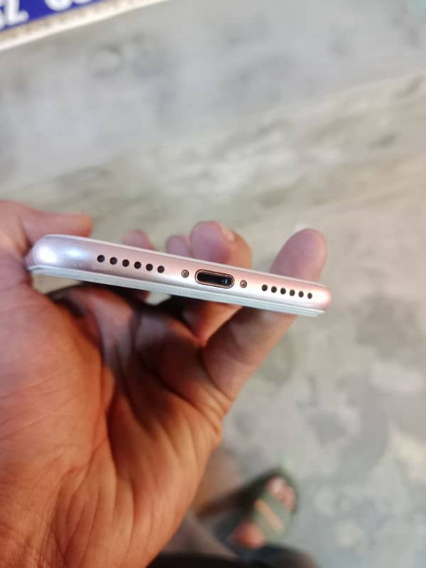 Iphone 7 128GB PTA Approved 5