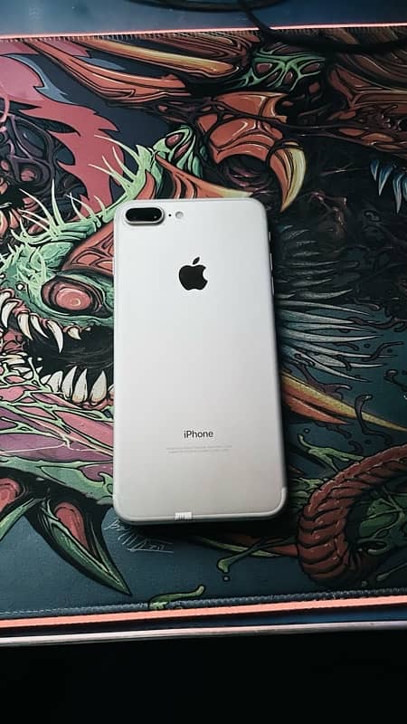 Iphone 7plus 128gb pta approved silver color in 10/10 condition 0