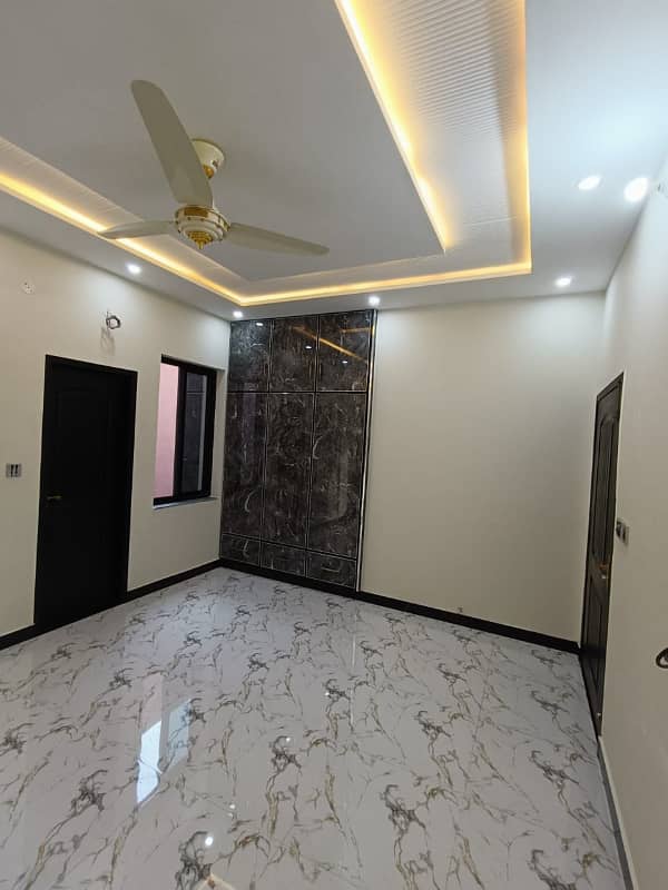 4 Marla Triple Storey Vip House For Sale 2