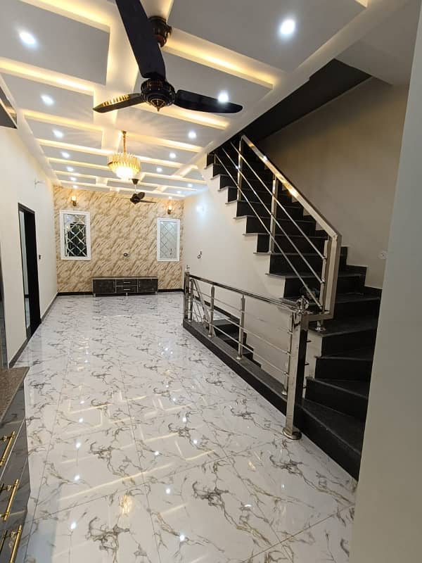 4 Marla Triple Storey Vip House For Sale 7