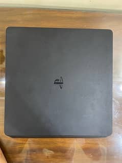 PlayStation 4 slim (ps4)