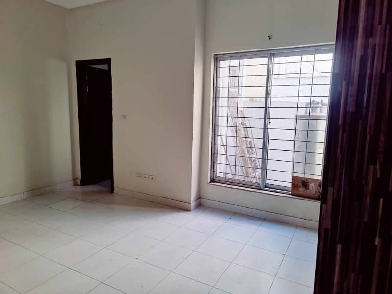 6.11 MARLA USED HOUSE FOR SALE IN SECTOR E BAHRIA TOWN LAHORE 1