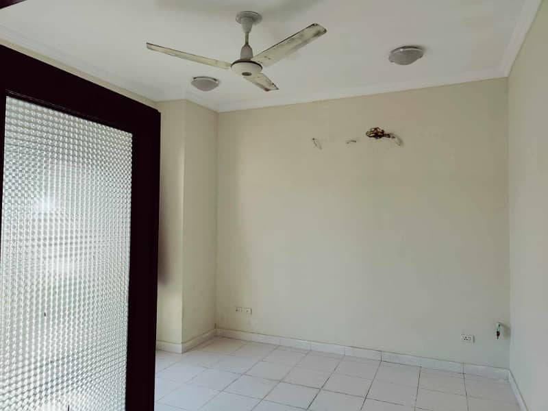 6.11 MARLA USED HOUSE FOR SALE IN SECTOR E BAHRIA TOWN LAHORE 5