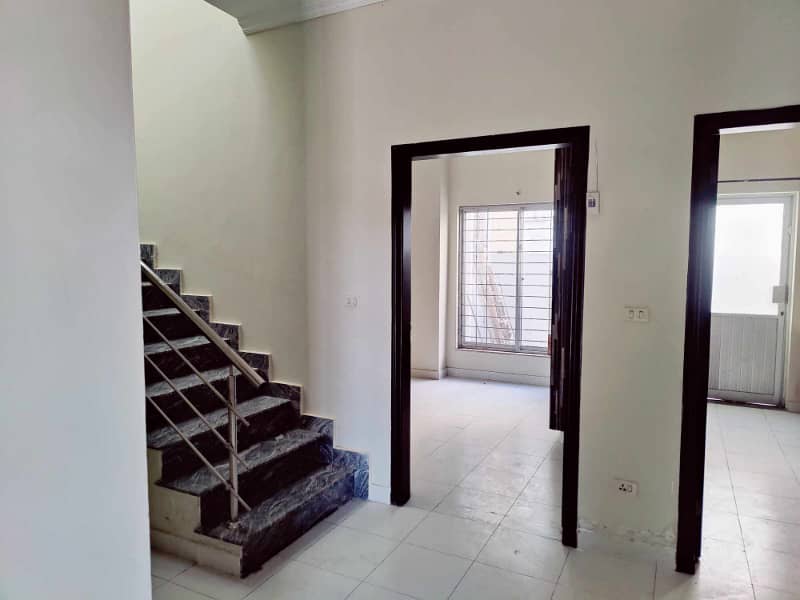 6.11 MARLA USED HOUSE FOR SALE IN SECTOR E BAHRIA TOWN LAHORE 10