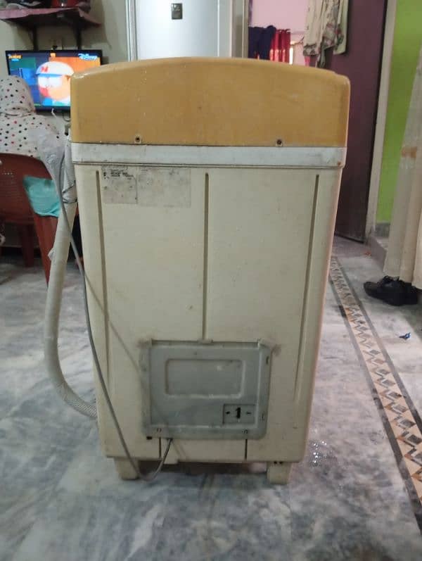 Washing Machine Used in Working Condition 4