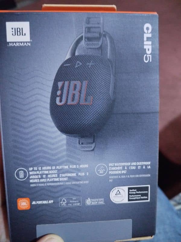 JBL clip 5 Bluetooth speaker 8