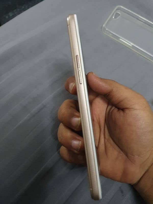 Oppo A57 5