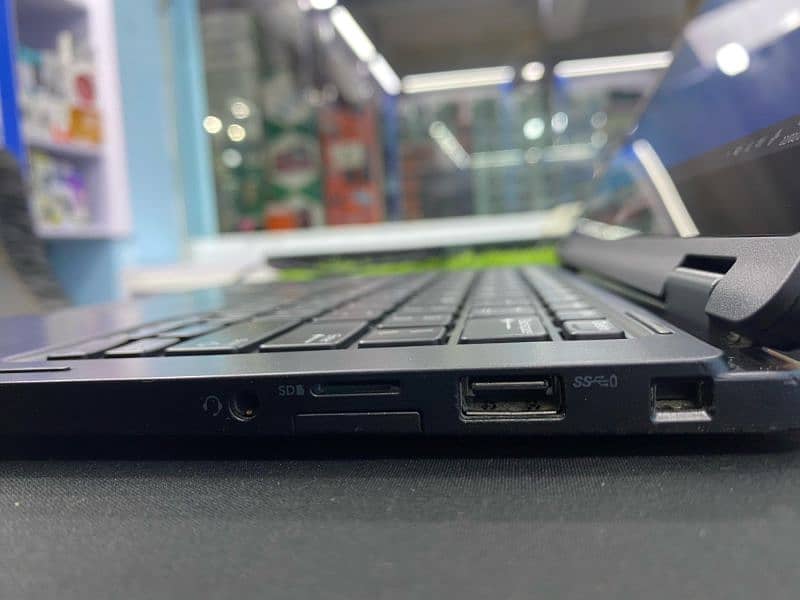 Dell LATITUDE 7390 - 13.0 LED -  TOUCHSCREEN 360° - 10