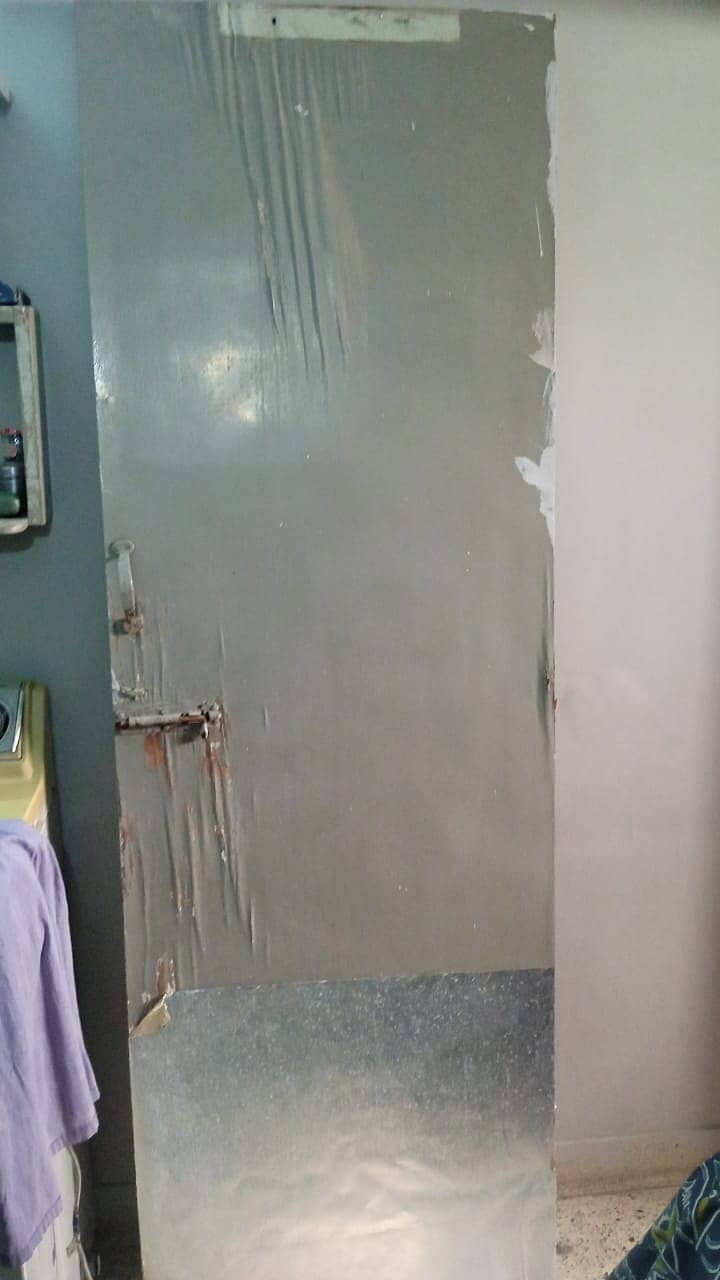 Washroom door (used) for Sale 1