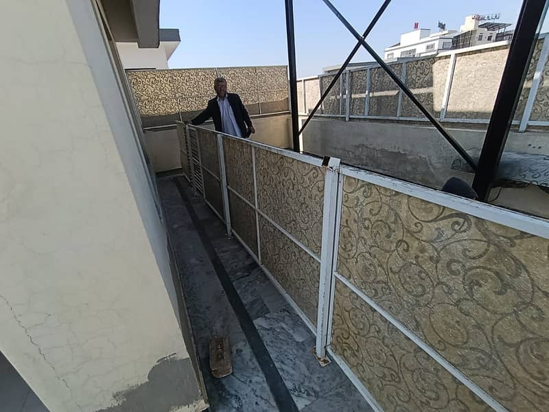 PARAPET WALL FIBER GLASS FENCE 3