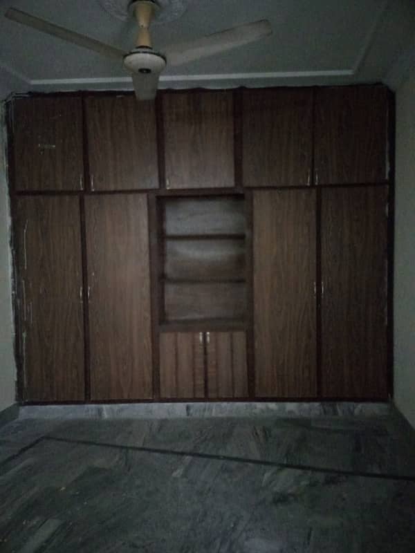 House for rent 4 marla double story available in khanna pull near sanam chowk 3