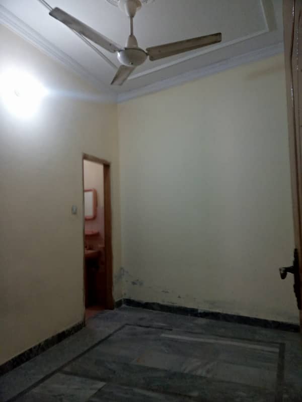 House for rent 4 marla double story available in khanna pull near sanam chowk 16