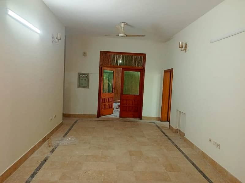 05 MARLA LOWER PORTION FOR RENT IN JOHAR TOWN LAHORE 3