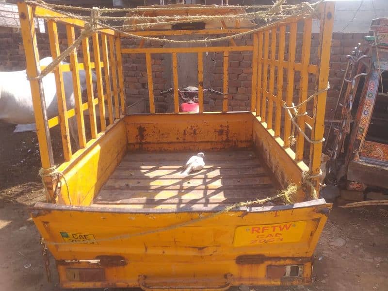 Loader Rikshaw United 4