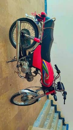 zxmco bike hai serious rabta kre caske party dor rahe new tire hai