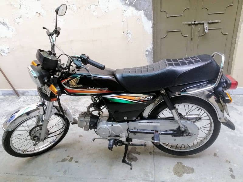 Honda CD 70 Black 2016 0