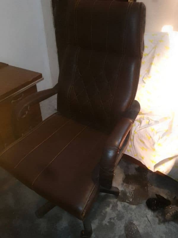 Revolving chair for sale 1