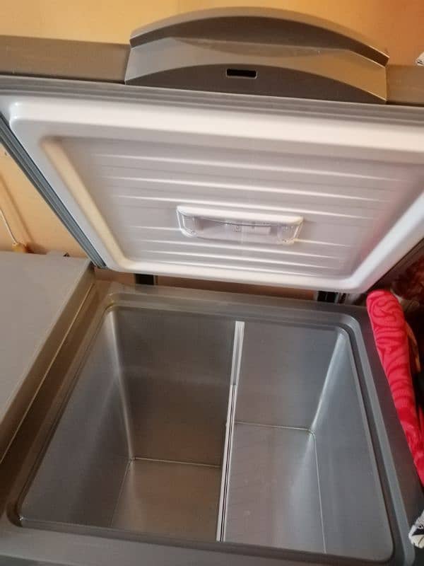 Dawlance Double Door Freezer 1