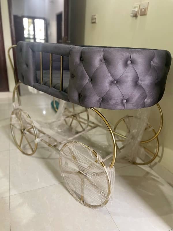 Baby Velvet Tufted Bassinet | Baby velvet cot 1