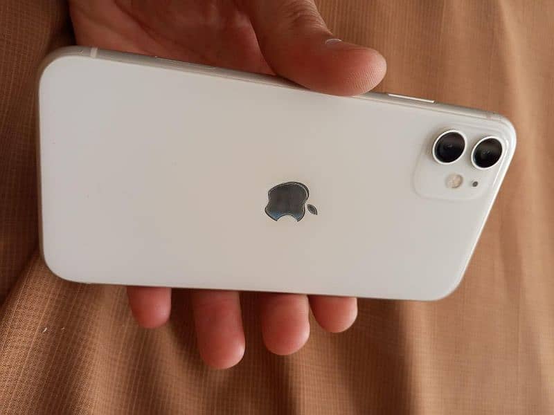 iphone 11 White color 0