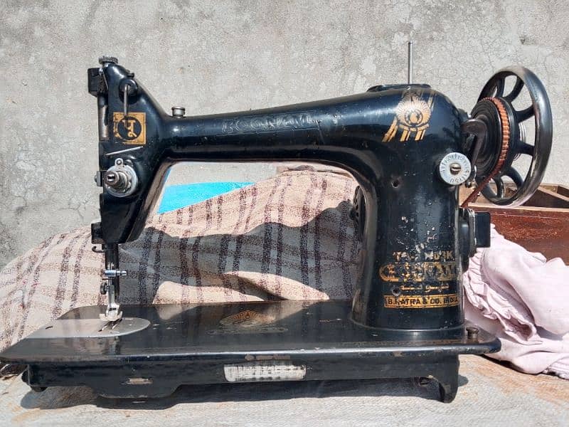 Indian Poonam sewing machine 0