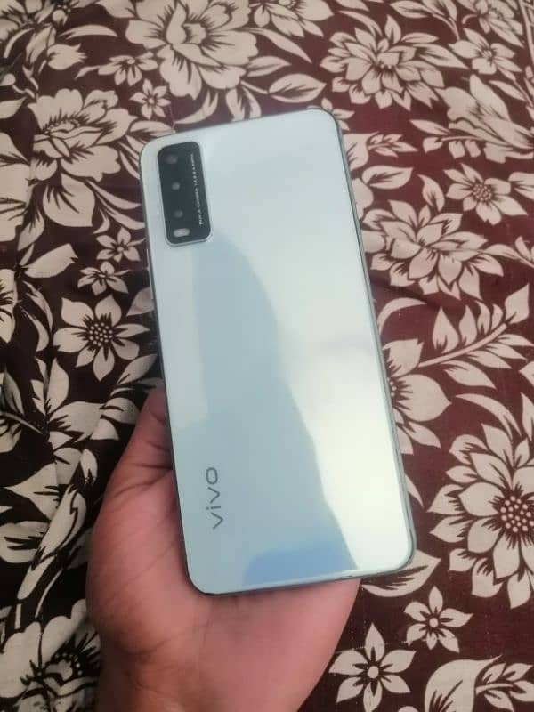 vivo y20. Samsung A20 .  Exchnge possible 4