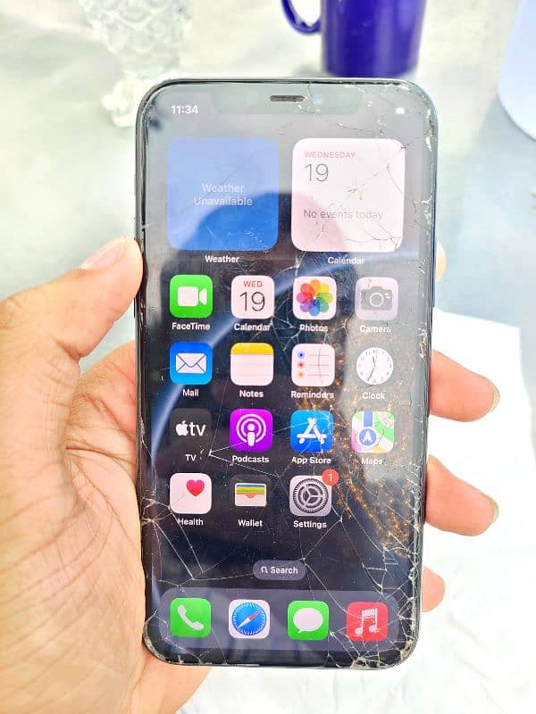 iPhone 11 pro (Screen Broken) 0