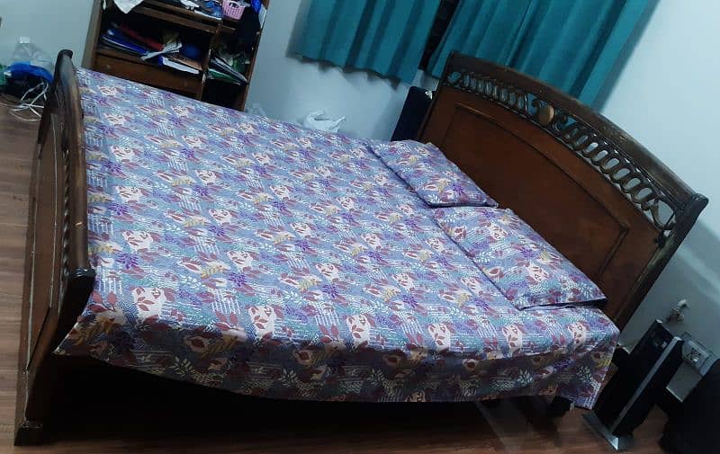 King size wooden bed with mattress 4