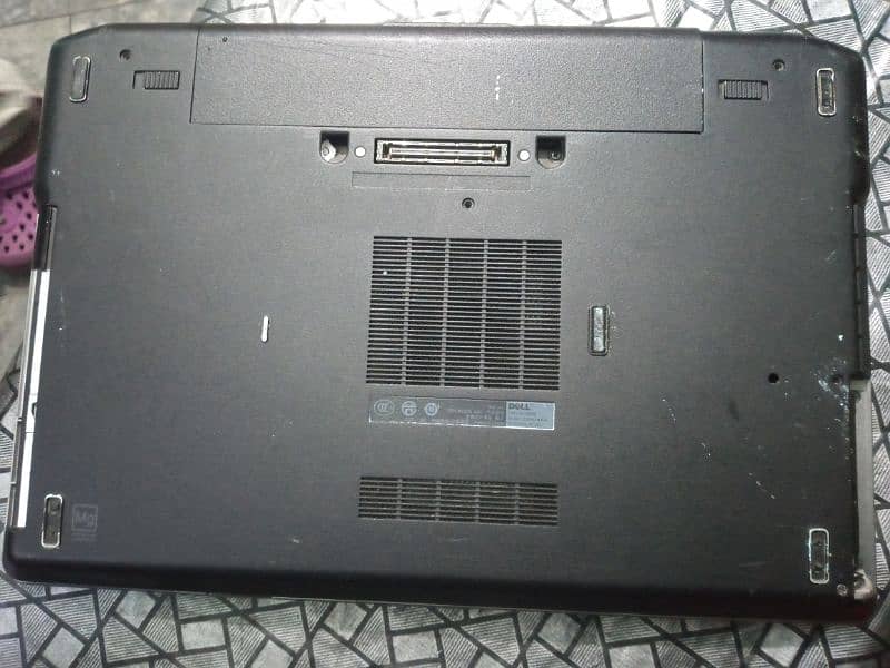 Dell i5 3rd gn/charger 90w/500gb hhd/free bag/urgent sale 13