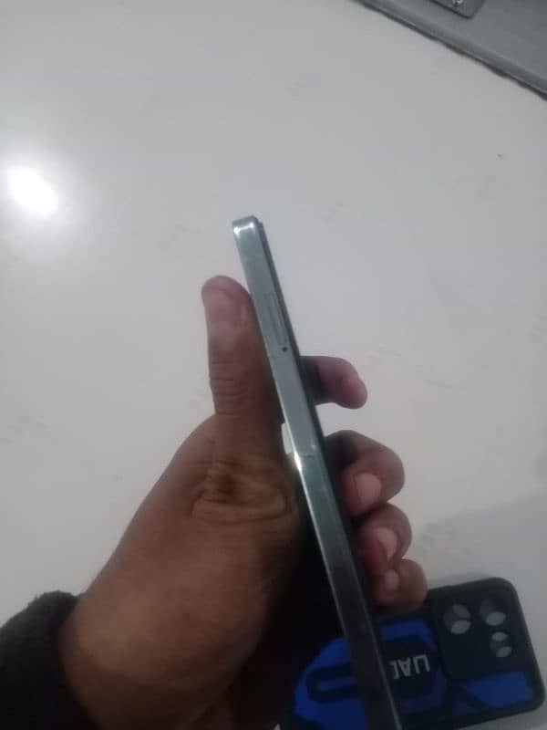 Tecno Camon 20 8+8 256 Amoled 3