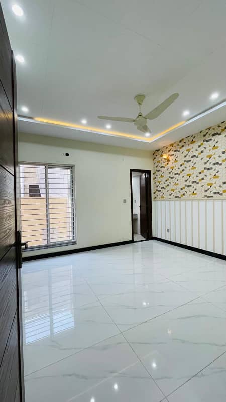 10 Marla Portion Available For Rent In Bahria Town Lahore 5