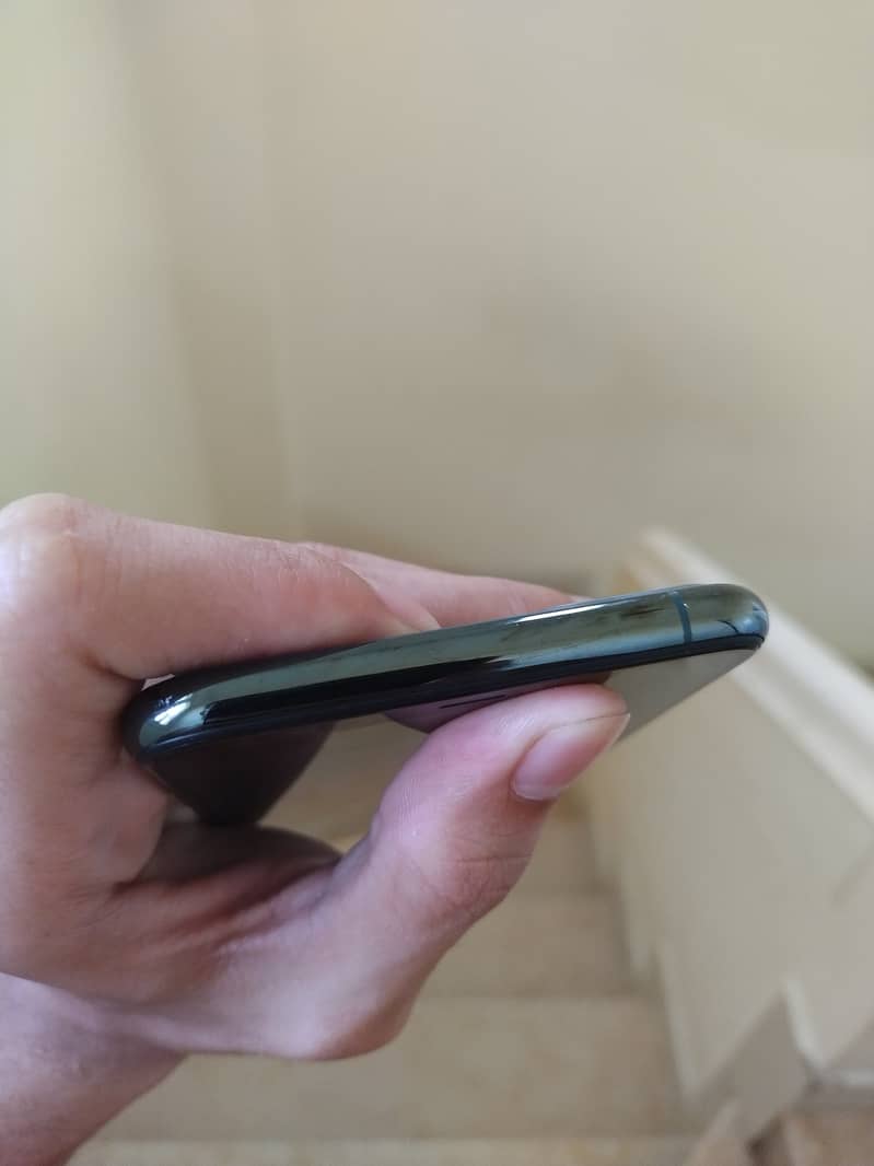 IPhone 11 Pro Max (read description) 6