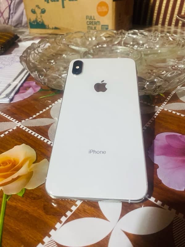 iPhone xsmax 64gb 0