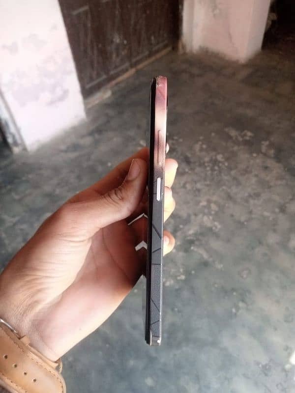 infinix smart 8 10 by 10 condition 4. . . 64 memory 0