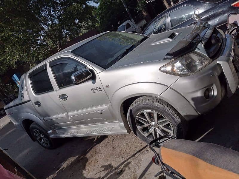 Toyota Hilux 2012 0