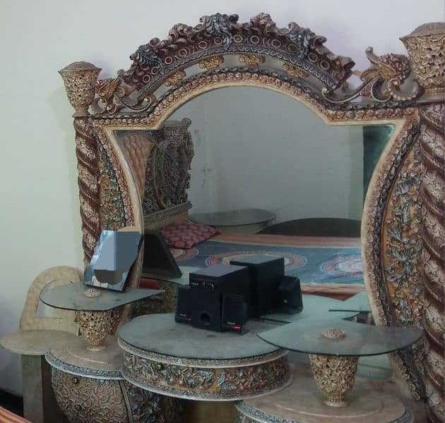 Bed & Dressing Table with Installed Lamps 1