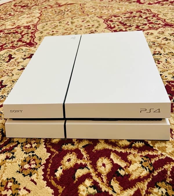 Sony PlayStation 4 - Japanese Model (White) - 1 Year Used 1