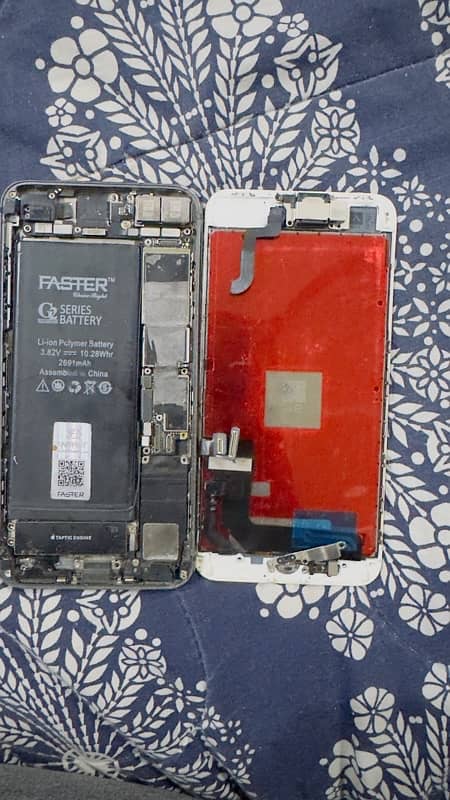 Iphone 8+ available for parts 1