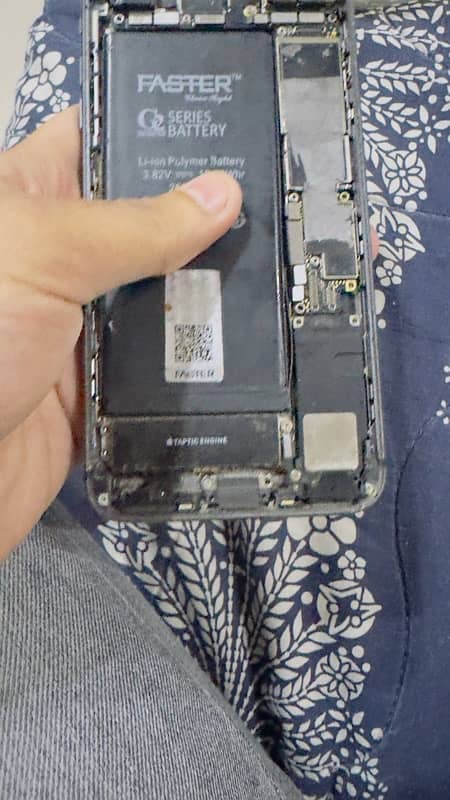 Iphone 8+ available for parts 3