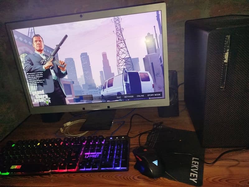 Ryzen 3 2200g CPU + 24 inch LCD full setup 0