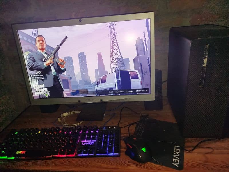 Ryzen 3 2200g CPU + 24 inch LCD full setup 4