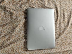 MACBOOK AIR