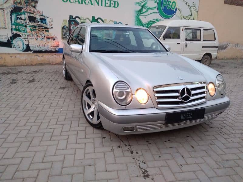 Mercedes E Class 1997 3