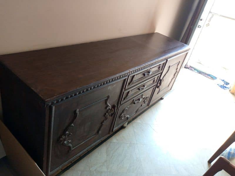 Sideboard for crockery 1