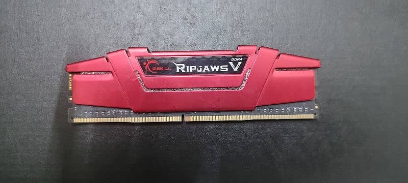 Gaming RAM: G-Skill Ripjaws V DDR4 2400MHz 8GB 0