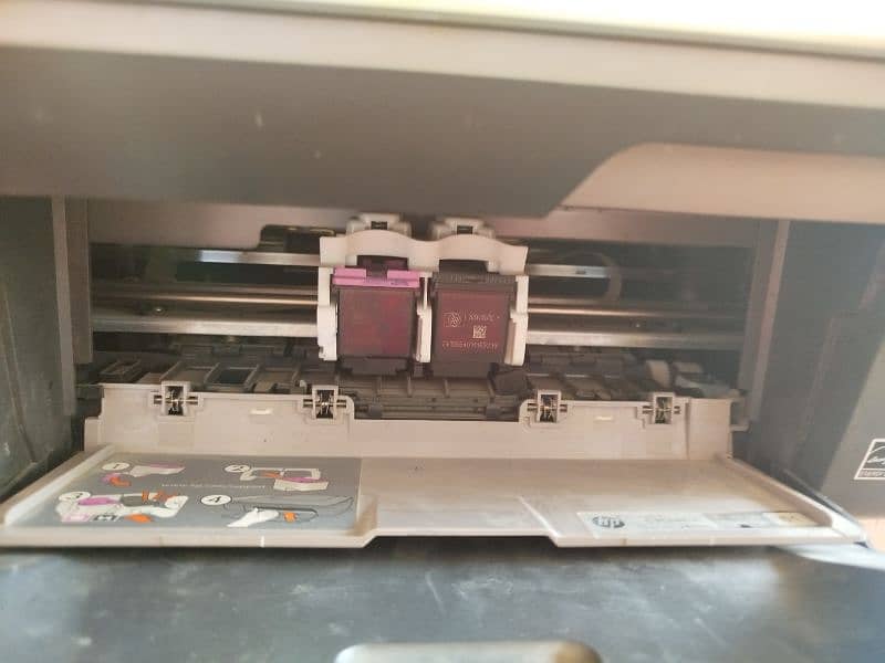 HP Deskjet 1050 3