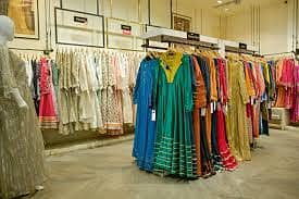 Salesperson required for garments 0