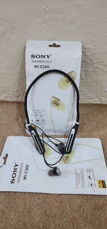 Sony WI-C200 Wireless In-ear Headphones 1